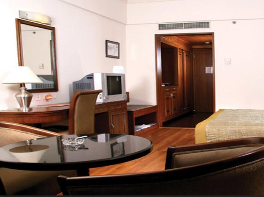 Greenpark Chennai Exterior foto A room at the hotel