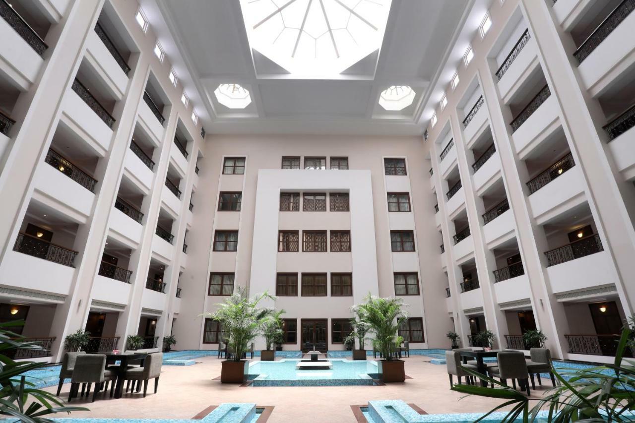 Greenpark Chennai Exterior foto The interior of the hotel