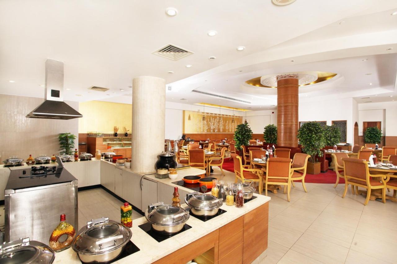 Greenpark Chennai Exterior foto The restaurant